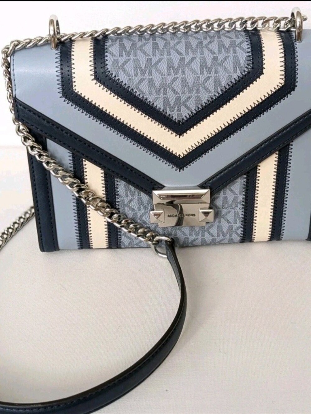 Whitney Medium Color-Block and Signature Logo Shoulder Bag - Picture 2 of 16